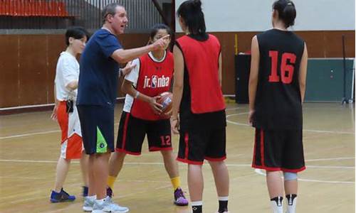 大学篮球教练工资多少-高校篮球教练员培训