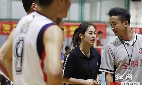 中国最美篮球女裁判-中国最美篮球裁判石晶