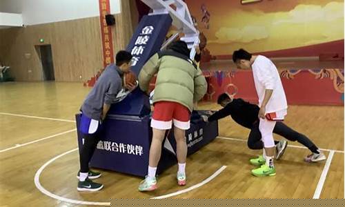 篮球的胎压应该是多少-篮球队员训练轮胎多重